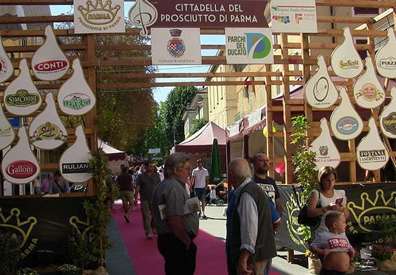 生ハムフェスティバルの様子