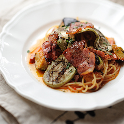 なすとベーコンのトマトソーススパゲッティー